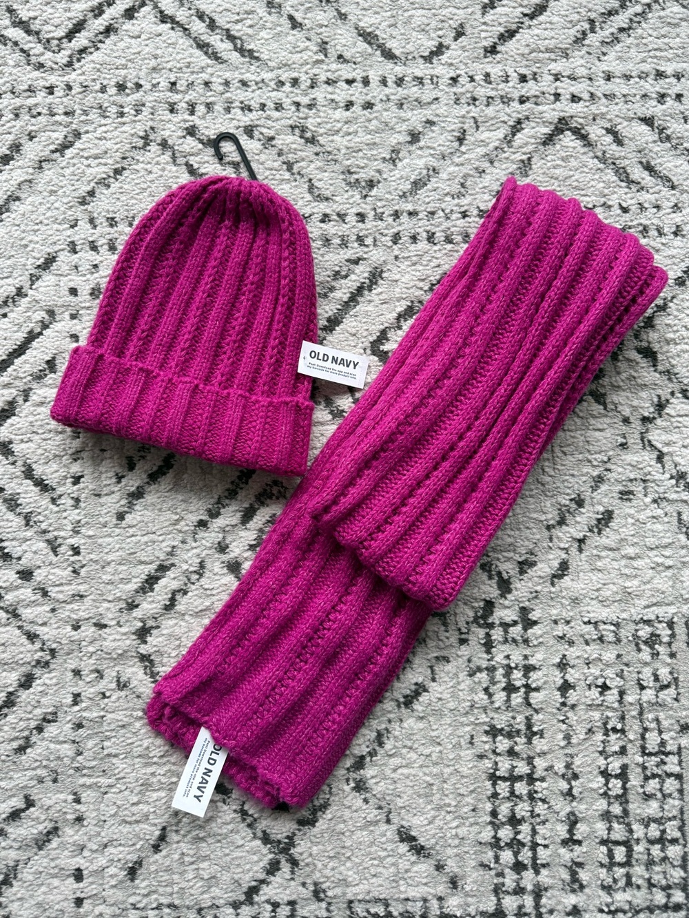 Old Navy Ribbed Beanie and Scarf Set in Bright Magenta